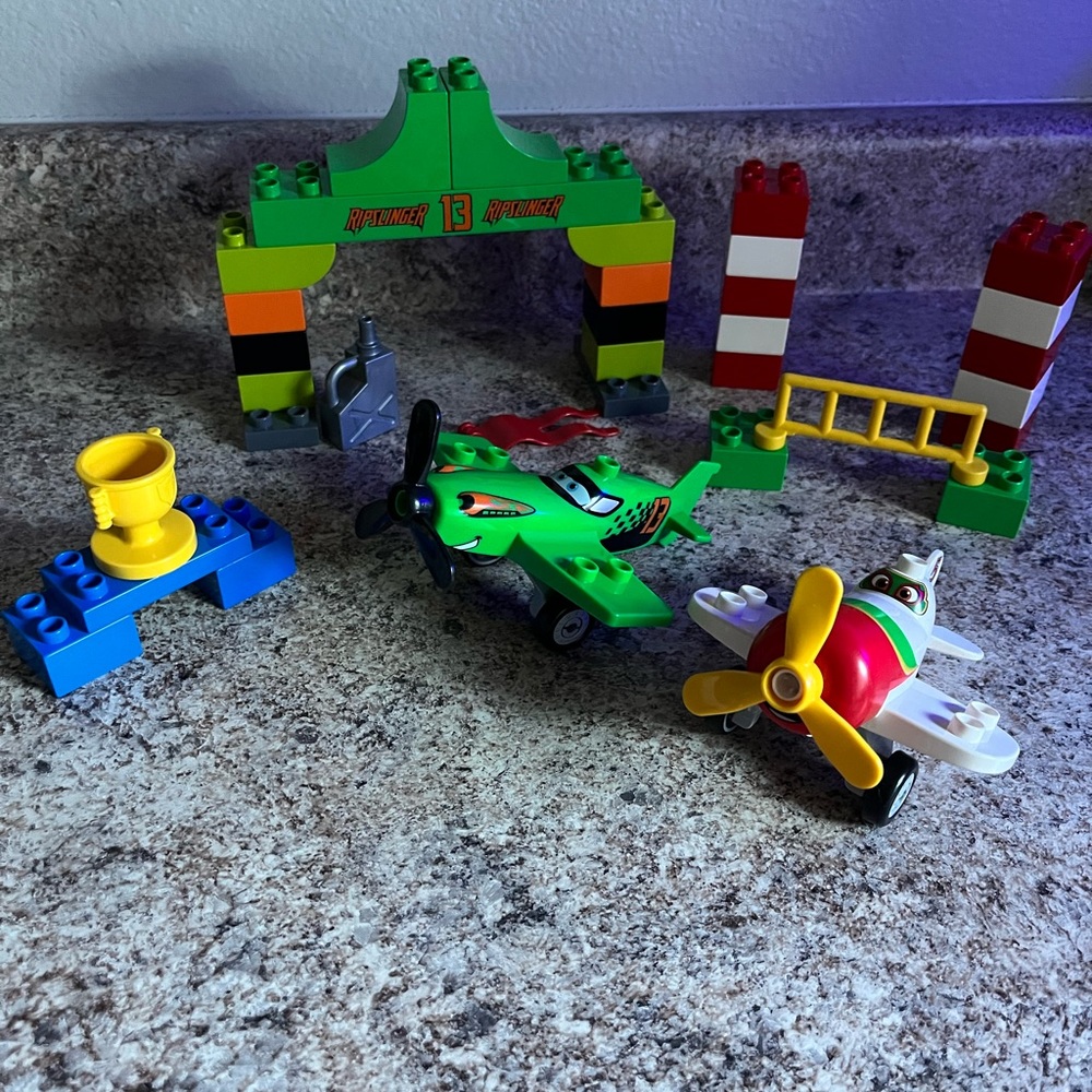 LEGO DUPLO DISNEY PIXAR PLANES Ripslinger’s Air Race 10510